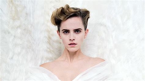 emma watson nude pictures|Emma Watson goes topless for candid Vanity Fair photos and。